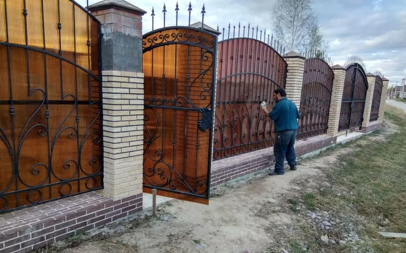 Заборы из поликарбоната